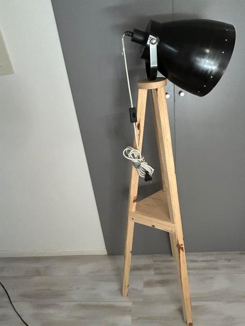 Vloerlamp industrieel vintage, Huis en Inrichting, Lampen | Vloerlampen, 150 tot 200 cm, Metaal, Ophalen