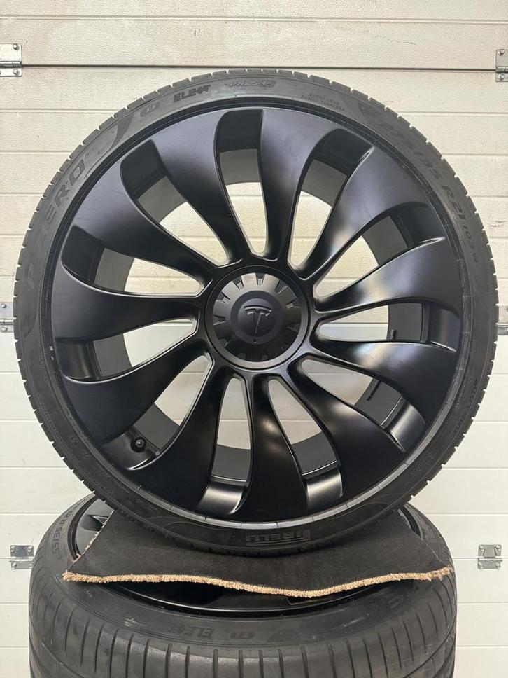 DEMO 21’’ TESLA MODEL Y VELGEN ZOMERBANDEN ORIGINEEL TPMS UB, Auto-onderdelen, Banden en Velgen, Banden en Velgen, 21 inch, 255 mm