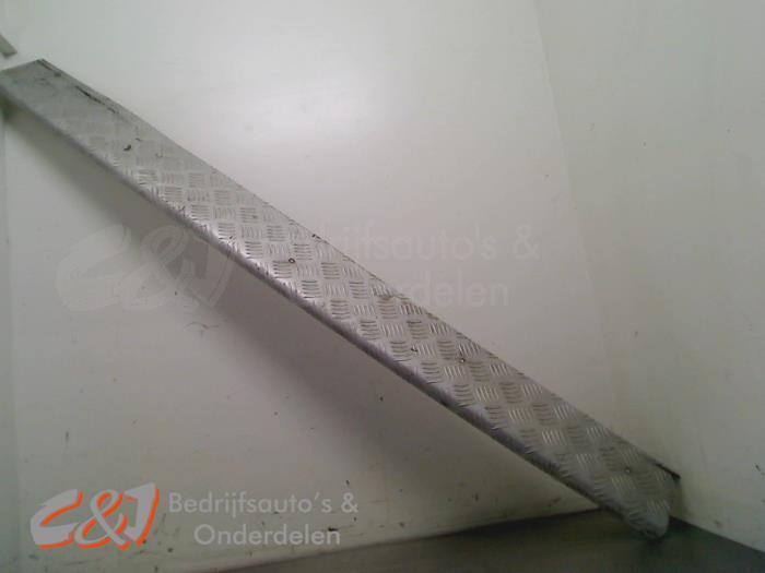 Bumperdeel links-achter van een Opel Vivaro, Auto-onderdelen, Carrosserie, Bumper, Opel, Gebruikt, 3 maanden garantie, Ophalen of Verzenden