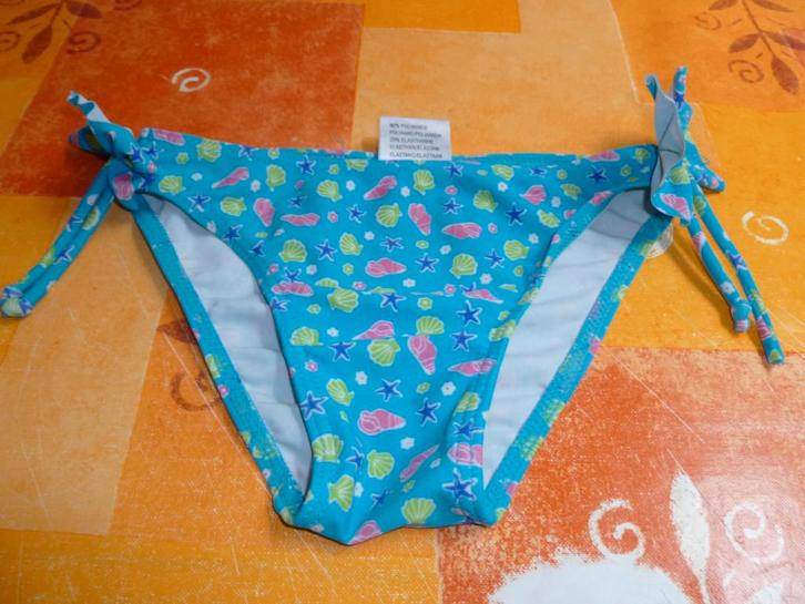 maillot fillette taille 116, Enfants & Bébés, Maillots de bain pour enfants, Comme neuf, Bas de bikini, Taille 116, Fille, Enlèvement ou Envoi