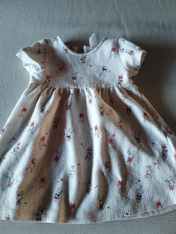 Wit babykleedje met leuke details  beschikbaar voor biedingen
