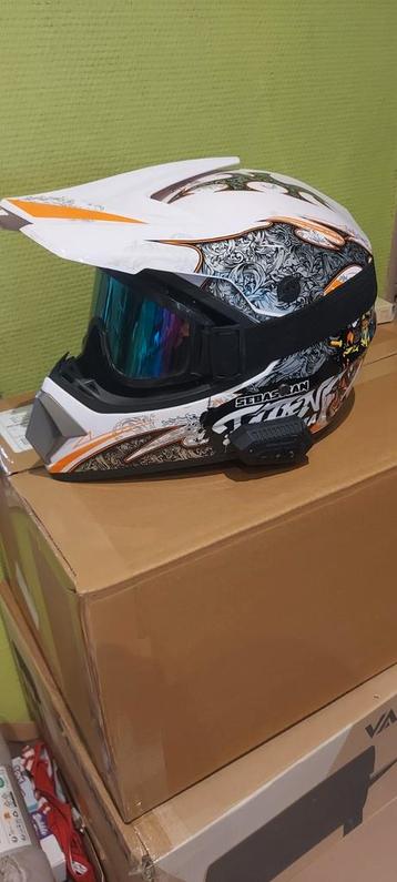 A vendre casque cross avec intercom Bluetooth et lunettes beschikbaar voor biedingen
