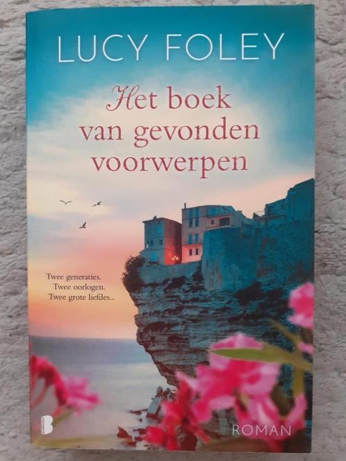 Boek ‘Het boek van gevonden voorwerpen’ van Lucy Foley, Livres, Romans, Utilisé, Europe autre, Enlèvement ou Envoi