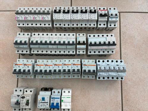 Differentieelschakelaars en automaten, Doe-het-zelf en Bouw, Elektriciteit en Kabels, Gebruikt, Overige typen, Ophalen