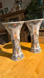Paar Delftse polychrome trompetvazen, Ophalen
