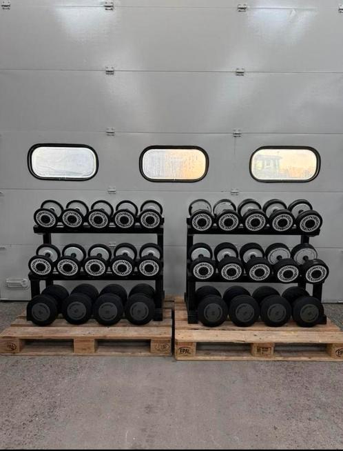 Technogym dumbellrek met dumbells 6 t/m 30 kg , fitness, Sport en Fitness, Fitnessmaterialen, Gebruikt, Overige typen, Armen, Benen