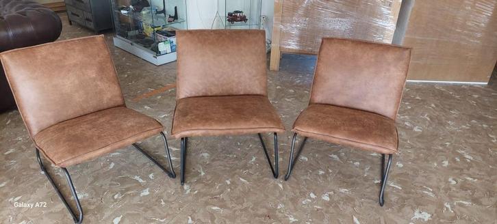 Zeer leuke stoeltjes in cognac kleur, Huis en Inrichting, Stoelen, Zo goed als nieuw, Drie, Metaal, Bruin, Ophalen
