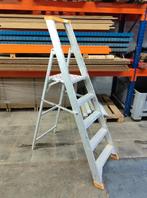 Industriële trapladder met brede treden en super stabiel, Doe-het-zelf en Bouw, Ophalen, Zo goed als nieuw