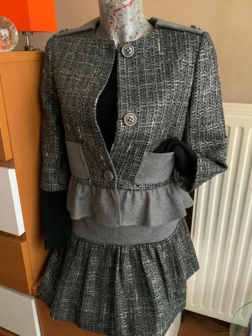 Rood Valentino pak van wolmix, Kleding | Dames, Jasjes, Kostuums en Pakken, Zo goed als nieuw, Kostuum of Pak, Maat 36 (S), Grijs