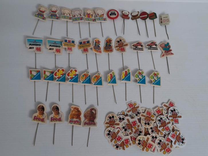 Lot vintage speldjes / pins voor €1 (voornamelijk speelgoed), Verzamelen, Speldjes, Pins en Buttons, Gebruikt, Speldje of Pin