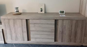 Eetkamer - tafel, buffetkast, dressoir - goede staat beschikbaar voor biedingen