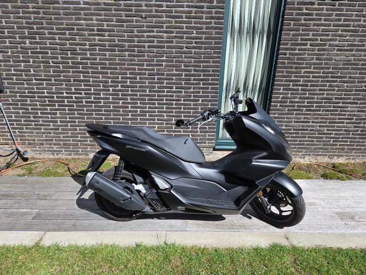 Honda pcx 125, Motoren, Motoren | Honda, Particulier, Scooter, 11 kW of minder, 1 cilinder, ABS, Handvatverwarming, LED Verlichting