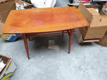vintage salontafel tafel 90x75xH57 cm beschikbaar voor biedingen