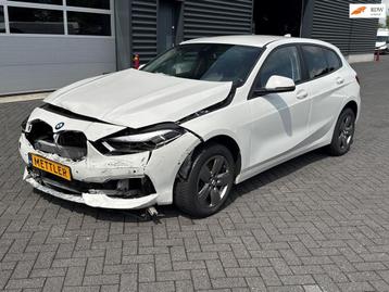 BMW 1-serie 118i , Navi, Camera, Stoelverwarming beschikbaar voor biedingen