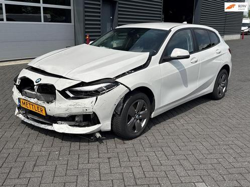 BMW 1-serie 118i , Navi, Camera, Stoelverwarming, Auto diversen, Ongevalwagen, Automaat, Benzine, Stadsauto, Wit