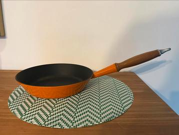 LE CREUSET geëmailleerde gietijzeren koekenpan beschikbaar voor biedingen