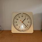 Vintage wandklok kienzle quartz, Ophalen of Verzenden, Zo goed als nieuw, Wandklok