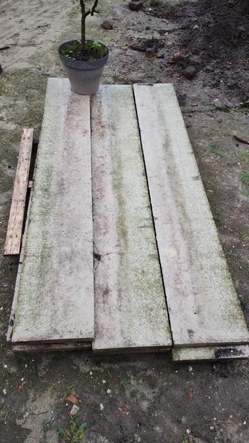 Gratis betonplaten en palen