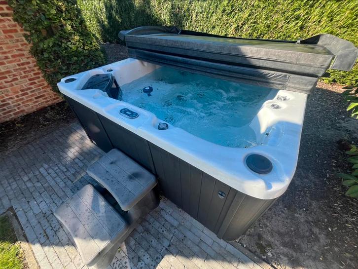 Jacuzzi 5personen, Tuin en Terras, Bubbelbaden en Hottubs, Zo goed als nieuw, Vast, Afdekzeil, Trap, Ophalen