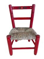 Rood vintage kinderstoeltje met rieten zitvlak, Kinderen en Baby's, Keukies Shop, Overige typen, Ophalen of Verzenden, Info@keukiesshop.com