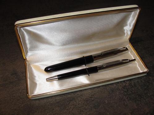 Vulpen & Balpen (cadeau Parivienne Brussel) nostalgie 1973, Verzamelen, Pennenverzamelingen, Zo goed als nieuw, Pennenset, Overige merken