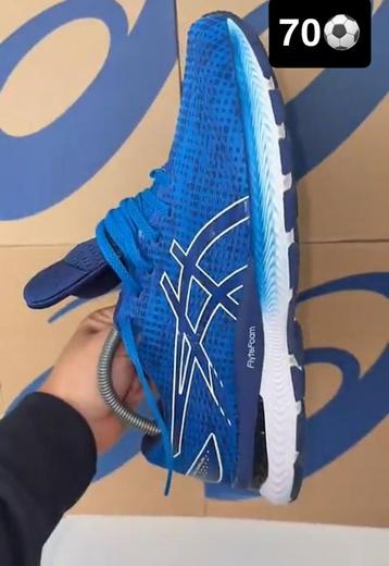 Paire d asics taille 44,5 beschikbaar voor biedingen