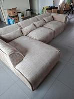 Hoeksalon, Enlèvement