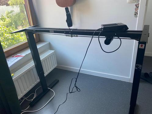Elektrisch zit-sta bureau (Casaria) – in topstaat!, Huis en Inrichting, Bureaus, Zo goed als nieuw, Bureau, Elektrisch, Ophalen