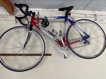 Granville koers fiets beschikbaar voor biedingen