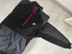 Sweat Nike noir  10 euros taille ; L, Vêtements | Hommes, Vêtements de sport, Neuf