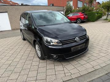 VOLKSWAGEN TOURAN 1.6 TDI 2011 280000KM AC ZOMEENEMEN 7PL, Auto's, Voorwielaandrijving, Particulier, USB, Te koop