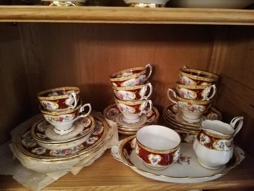 Royal Albert bone china Lady Hamilton series, Antiquités & Art, Antiquités | Services (vaisselle) pièces, Enlèvement