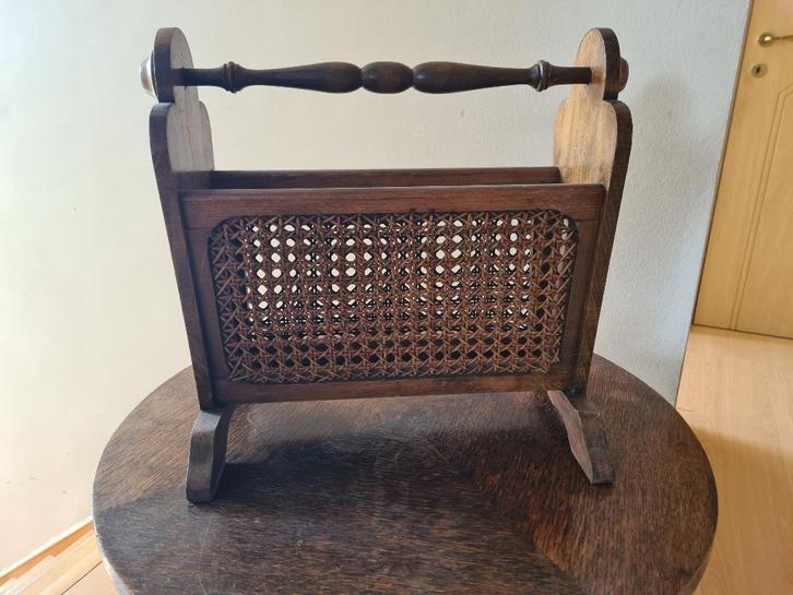 Vintage houten lectuurbak — cane panelen — compact formaat, Antiek en Kunst, Antiek | Woonaccessoires, Ophalen