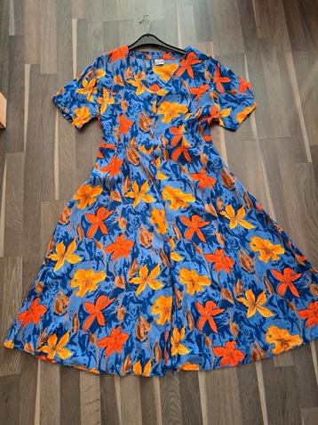 Jurk zomer met bloemen, 46-48  beschikbaar voor biedingen