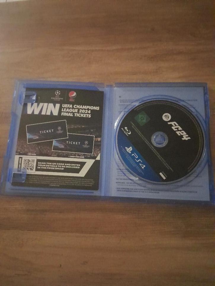 Fc 24 voor playstation 4, Games en Spelcomputers, Spelcomputers | Sony PlayStation 4, Zo goed als nieuw, Ophalen of Verzenden