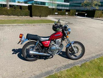 Suzuki GN 250cc a vendre 1992 et 1994 1750€  les 2  = 3300€ beschikbaar voor biedingen