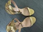 Gouden hankjes Uterque, Kleding | Dames, Schoenen, Ophalen, Overige kleuren, Zo goed als nieuw, Schoenen met hoge hakken