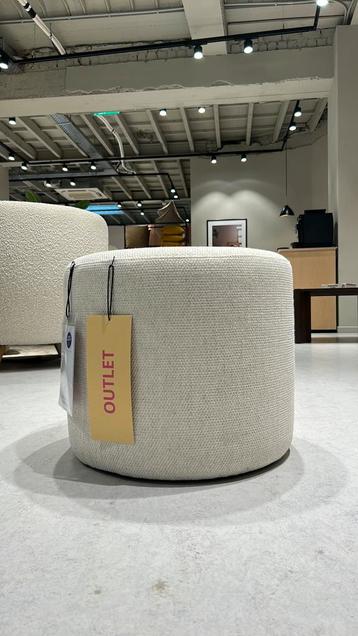 SOFACOMPANY poef beschikbaar voor biedingen