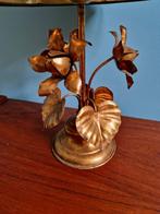 Tafellamp met bloemen in goudkleurig metaal, Italië, 1970, Ophalen of Verzenden