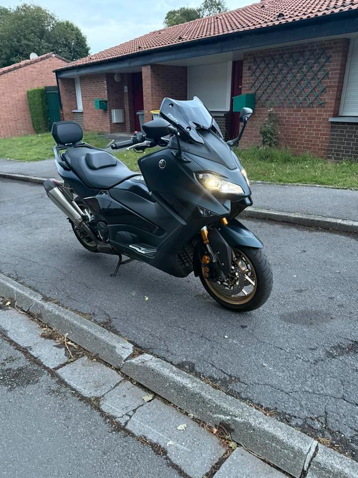 Yamaha T-MAX techmax 560 ecran TFT ligne akrapovic, Motoren, Motoren | Yamaha, Particulier, Scooter, 2 cilinders, Minimaal motorrijbewijs A2