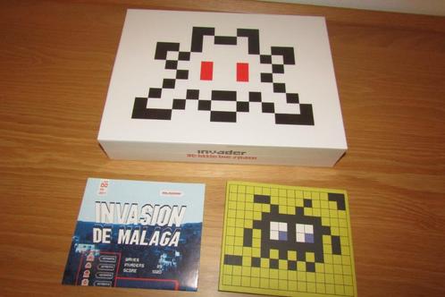 Invader : 3D Little Big Space + boek Bilbao + map Malaga, Antiquités & Art, Art | Sculptures & Bois, Enlèvement ou Envoi