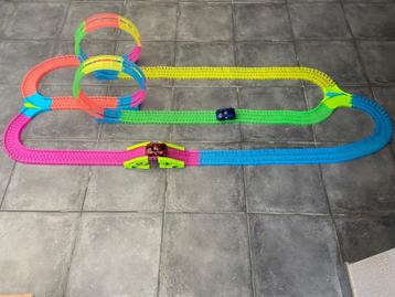 Glow in the dark autobaan 365 stuks beschikbaar voor biedingen
