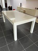 Witte eettafel, Enlèvement