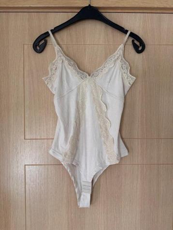 Body beige de la marque Swan taille M/L (nr8118) 