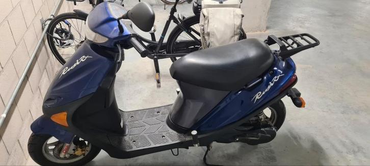 Hyosung RushRX Scooter - Voor onderdelen - Werkt NIET !!!, Fietsen en Brommers, Scooters | Overige merken, Zo goed als nieuw, Benzine