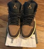 Air Jordan 1 Mid SE Dark Chocolate Maat 40, Ophalen, Bruin, Nike, Zo goed als nieuw