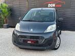 Peugeot 107 1.0i Trendy (bj 2013), Auto's, Peugeot, Stof, Zwart, Blauw, Bedrijf