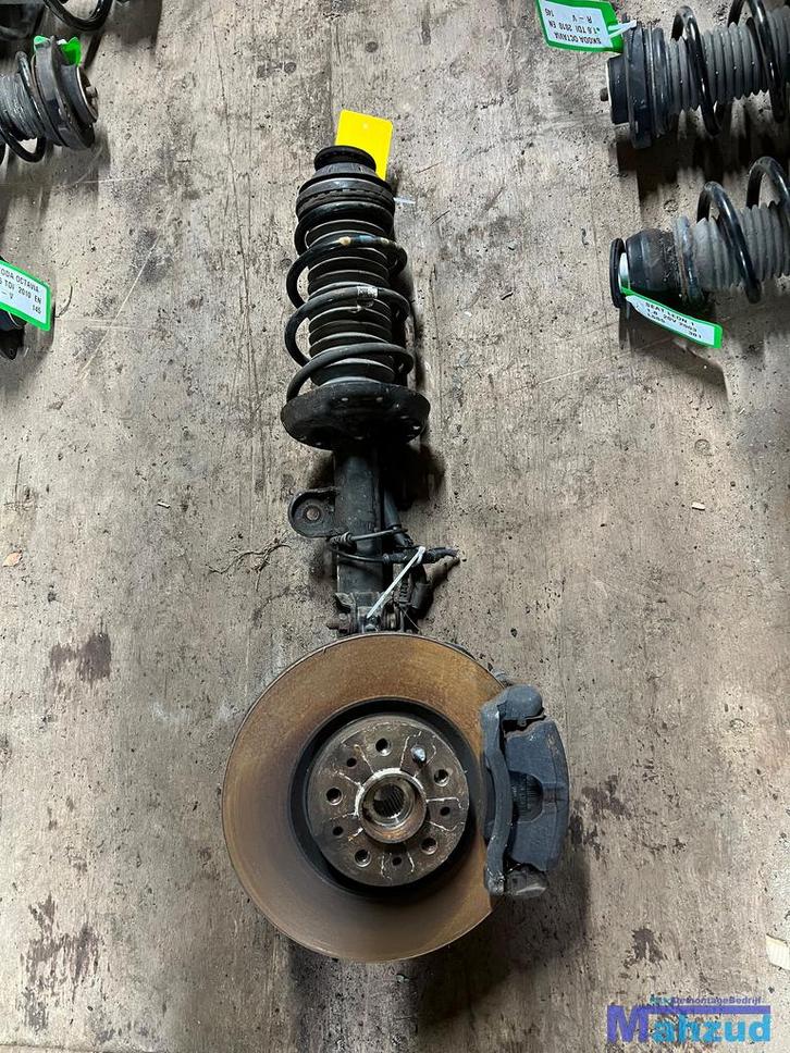 FIAT TIPO 1.4 rechts voor veerpoot fusee remklauw  2016+, Auto-onderdelen, Ophanging en Onderstel, Fiat, Gebruikt, Ophalen of Verzenden