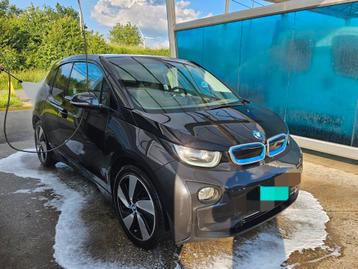 La BMW i3 100 % électrique fonctionne en très bon état de pr