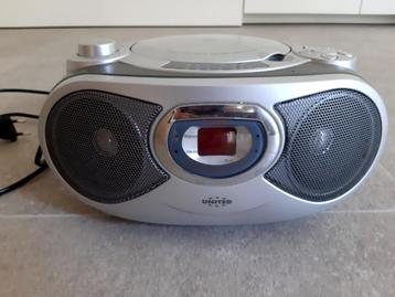 Radio met cd speler beschikbaar voor biedingen